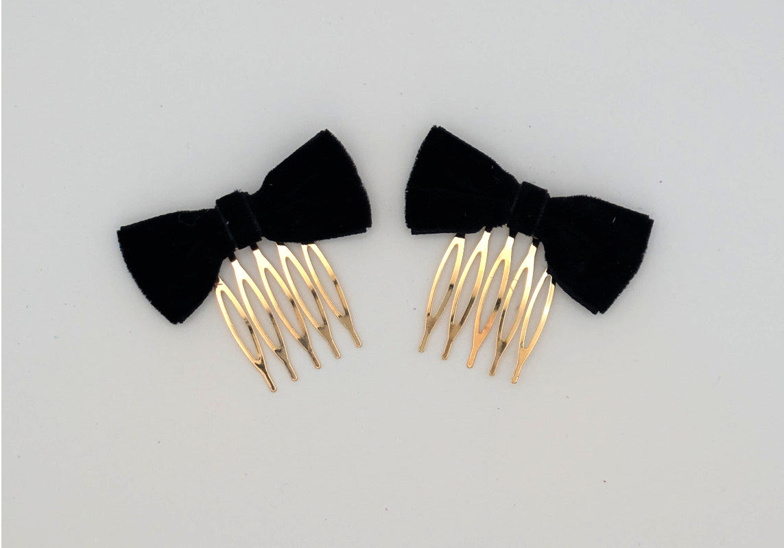 Peinecillo con lazo de terciopelo negro para niña - SolFlamenca