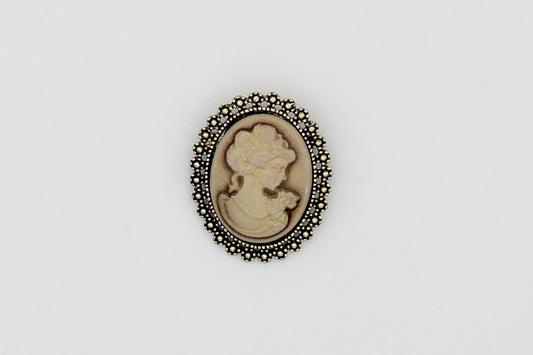 Broche para Mantón Camafeo Marfil Envejecido de Estilo Vintage, Accesorio para Moda Flamenca Ideal en Ferias y Romerías - SolFlamenca