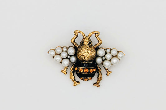 Broche para Mantón de Flamenca con Diseño de Abeja Dorada y Perlas, Accesorio para Moda Flamenca en Ferias y Romerías - SolFlamenca