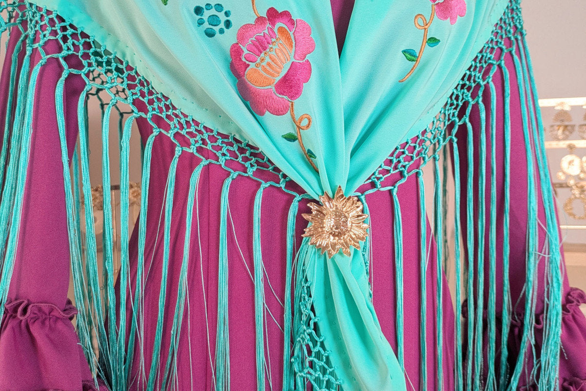 Broche para Mantón de Flamenca con Diseño de Girasol Dorado, Accesorio para Moda Flamenca en Ferias y Romerías - SolFlamenca