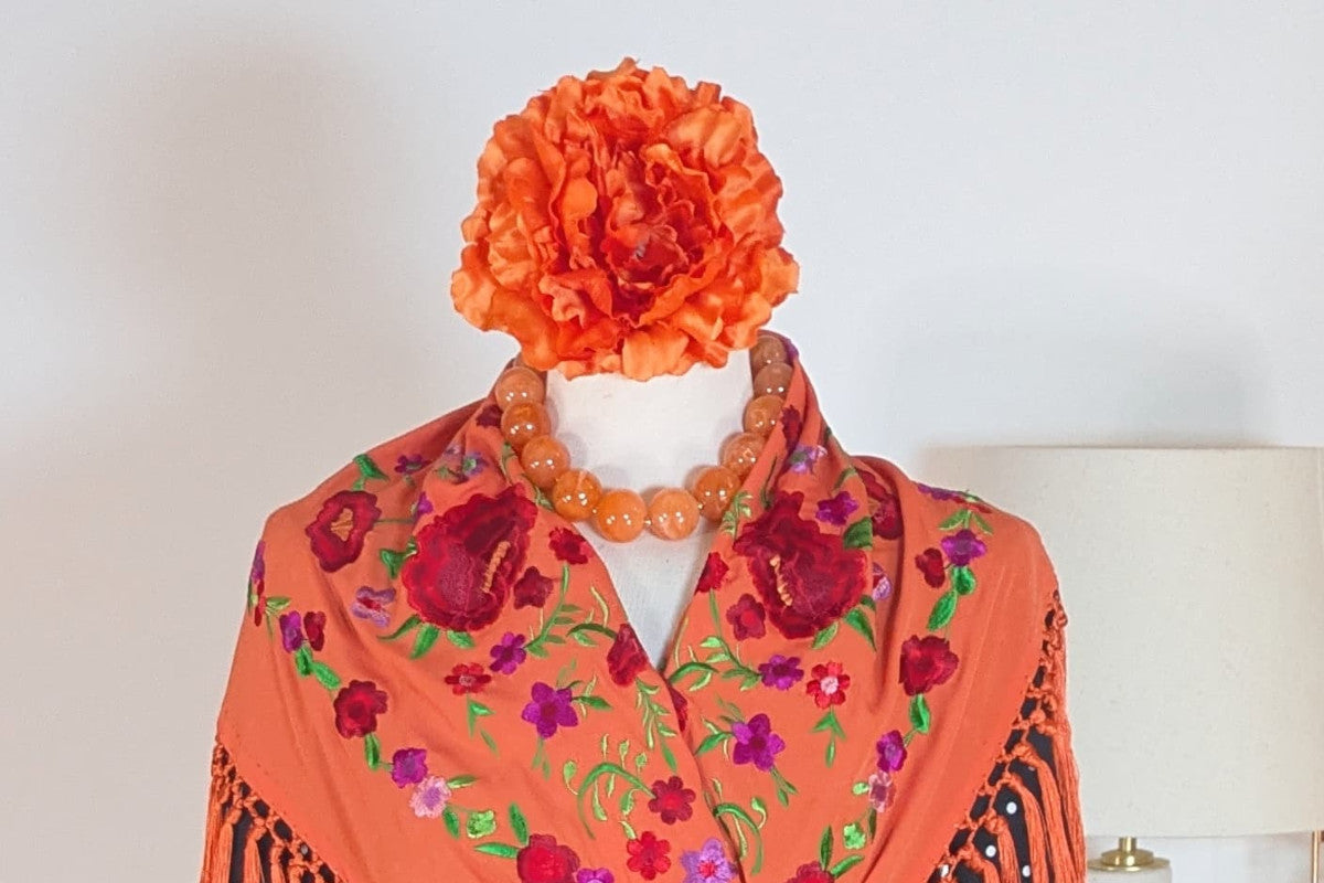  Collar de bolas en color naranja, ideal para looks flamencos llamativos - SolFlamenca