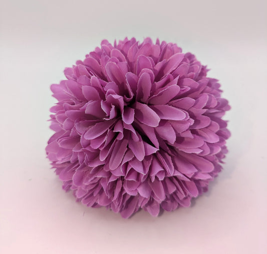 Flor flamenca estilo margarita en color malva, ideal para niñas en ferias y eventos - SolFlamenca