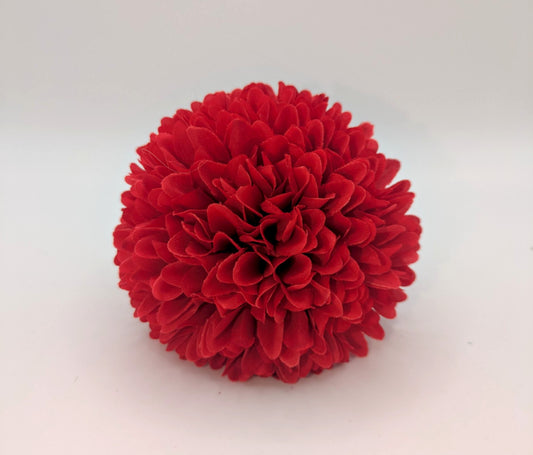 Flor flamenca estilo margarita en color rojo, ideal para niñas en ferias y eventos - SolFlamenca