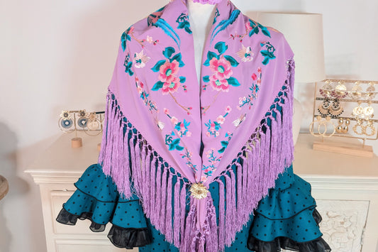  Mantoncillo de Flamenca Bordado Malva con Fleco Corto y Pájaros - SolFlamenca