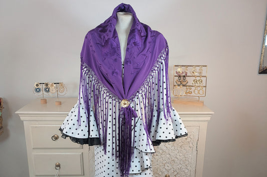 Mantoncillo de Flamenca Bordado a Tono en Morado con Flecos - SolFlamenca